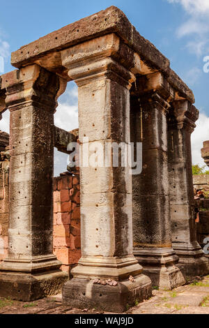 Thailandia. Phimai Historical Park. Rovine dell antico tempio Khmer complesso. Foto Stock