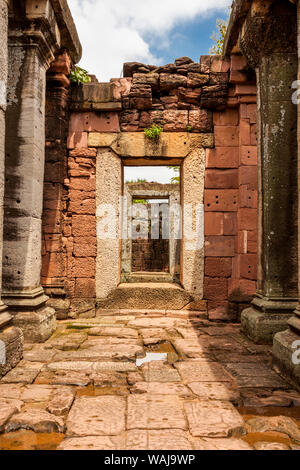 Thailandia. Phimai Historical Park. Rovine dell antico tempio Khmer complesso. Foto Stock