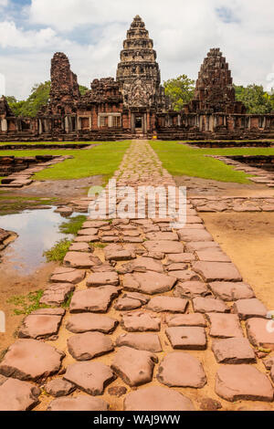 Thailandia. Phimai Historical Park. Rovine dell antico tempio Khmer complesso. Santuario centrale. Foto Stock