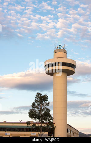 Australia e Tasmania, Hobart. Macquarie Wharf Porto di Hobart torre di controllo Foto Stock