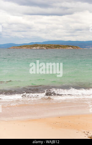 Australia e Tasmania, Parco Nazionale di Freycinet. Promessa di Rock e rifugio isola pericolo off's Beach Foto Stock