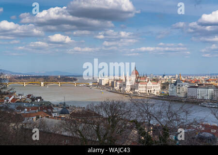 Panoramica della sezione storica di Budapest sul Danubio. Foto Stock