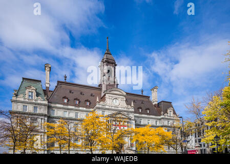 Canada Quebec, Montreal. Il Vecchio Porto, Hotel de Ville, municipio esterno Foto Stock