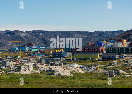 La Groenlandia. Ilulissat Tourist Nature. Città del cane e case al di là. Foto Stock