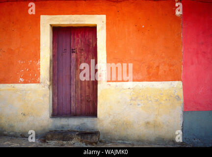 Messico, Xico. Ingresso di casa. Credito come: Jim Nilsen Jaynes / Galleria / DanitaDelimont.com Foto Stock