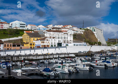 Portogallo Azzorre, l'isola di Terceira, Angra do Heroismo del waterfront e Angra Marina Hotel Foto Stock