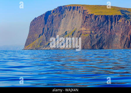 Scogliere e Riva sulla riva sud di Lanai, Kaunoe'U, Hawaii, STATI UNITI D'AMERICA Foto Stock