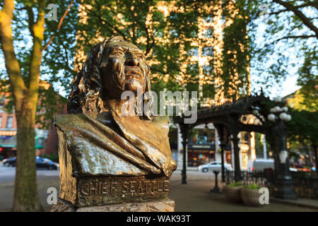 Busto di Capo Seattle (Sealth) Pioneer Square, l'area storica, Seattle, nello Stato di Washington, USA. (Solo uso editoriale) Foto Stock