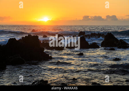 Sunrise a Laupahoehoe Beach Park, Hamakua Coast, Big Island delle Hawaii, Foto Stock