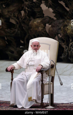 Vaticano. 21 Ago, 2019. Papa Francesco durante l udienza generale nell Aula Paolo VI in Vaticano. Credito: Evandro Inetti/ZUMA filo/Alamy Live News Foto Stock