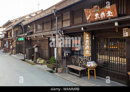 Architettura tradizionale del quartiere Sanmachi-Suji a Takayama, Giappone Foto Stock