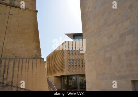 La casa del parlamento la valletta malta in una giornata di sole Foto Stock