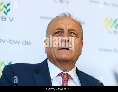 21 agosto 2019, Baden-Wuerttemberg, Vaihingen/Enz: Joachim Rukwied, Presidente della Landesbauernverband Banden-Württemberg, interverranno alla conferenza stampa del Landesbauernverband Baden-Württemberg sul raccolto 2019 equilibrio. Dopo alcune difficoltà iniziali in autunno, gli agricoltori ritengono che i seminativi hanno avuto un buon inizio nel 2019. Foto: Edith Geuppert/dpa Foto Stock