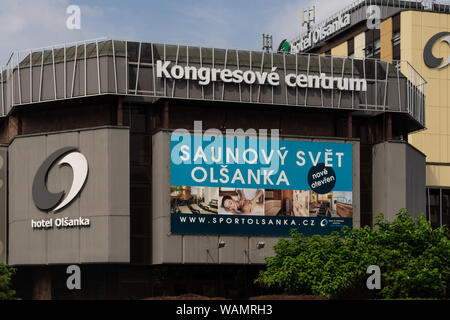La vista sul centro congressi e hotel Olsanka si trova nel quartiere di Zizkov, Praga. (CTK foto/Vaclav Zahorsky) Foto Stock