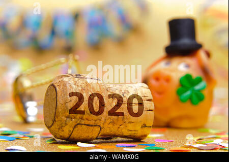 Felice anno nuovo 2020 con tappo di champagne Foto Stock