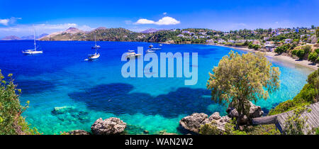 Più belle isole greche - Leros nel Dodecaneso. con vista incredibile e mare cristallino. La Grecia Foto Stock