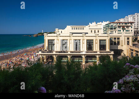 Il Casinò Municipale e la grande spiaggia di Biarritz (Atlantic Pirenei - Francia). Questo spazio saluta il Vertice G7 2019 Dal 24 al 26 agosto. Foto Stock