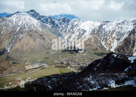 Vista in alta montagna latitude alla regione Mtskheta-Mtianeti in Georgia Foto Stock