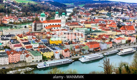 Impressionante Passau città vecchia,vista panoramica,Germania. Foto Stock