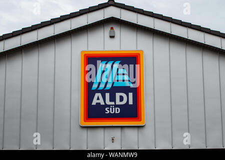 ALDI Sud brandmark al shop in Hurth Foto Stock