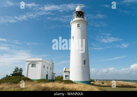 Hurst Point Lighthouse su un giorno d'estate e si trova a breve distanza a piedi da Hurst castello situato a Milford on Sea, Lymington, Inghilterra Foto Stock