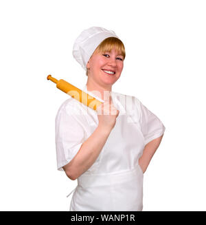 Donna sorridente baker con il mattarello isolati su sfondo bianco Foto Stock
