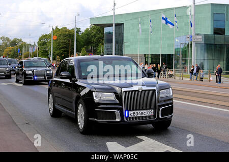 Helsinki, Finlandia. Agosto 21, 2019. Le elezioni presidenziali per il giro della Papamobile e Kortezh vetture di stato del presidente russo Vladimir Putin in Mannerheimintie, Helsinki. Il Presidente Putin arriva per una visita di lavoro a Helsinki in Finlandia. La visita è ospitato dal Presidente finlandese Sauli Niinistö. Credito: Taina Sohlman/Alamy Live News Foto Stock