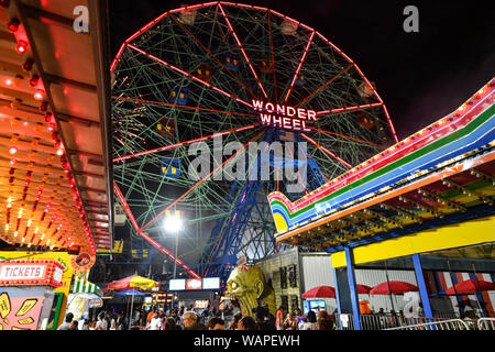 Deno il Wonder Wheel Amusement Park, Coney Island, Brooklyn, New York Foto Stock