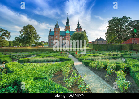 Famoso il castello di Rosenborg, uno dei castelli più visitati in Copenhagen Foto Stock