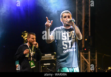 Dedduh (Dejan Dedovic) e Noyz (Mario Đorđević), da montenegrini duo hip-hop che vedere Foto Stock