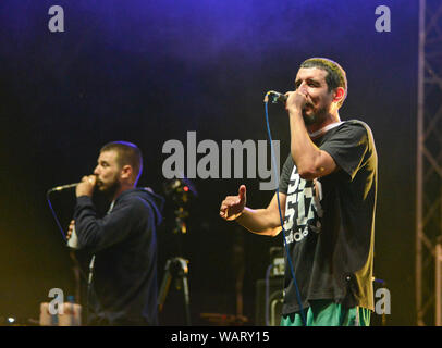 Dedduh (Dejan Dedovic) e Noyz (Mario Đorđević), da montenegrini duo hip-hop che vedere Foto Stock