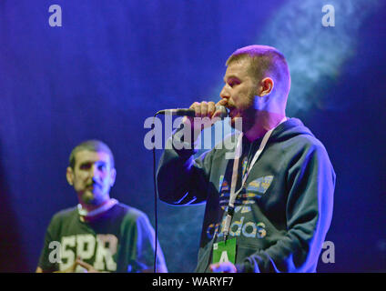 Dedduh (Dejan Dedovic) e Noyz (Mario Đorđević), da montenegrini duo hip-hop che vedere Foto Stock