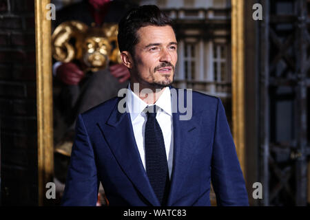 Hollywood, Stati Uniti. 21 Ago, 2019. HOLLYWOOD e LOS ANGELES, CALIFORNIA, STATI UNITI D'America - 21 agosto: Attore Orlando Bloom arriva a Los Angeles prima di Amazon "fila di Carnevale" tenutasi presso la Cinese TCL teatro IMAX, il 21 agosto 2019 a Hollywood e Los Angeles, California, Stati Uniti. (Foto di Xavier COLLIN/Image Press Agency) Credito: Image Press Agency/Alamy Live News Foto Stock