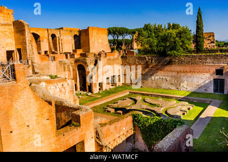 Antico Imperatore Septemius Severus rovine del Palazzo del cortile Palantine Hill Roma Italia. Foto Stock