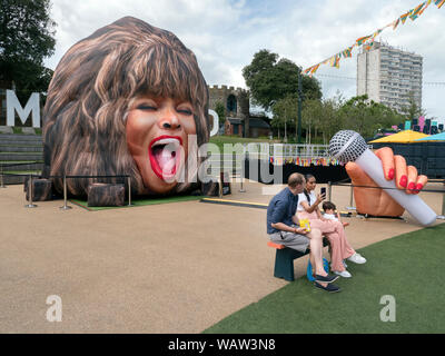 Tina Turner Prize scultura gonfiabile in Dreamland Theme Park Margate Kent. Foto Stock