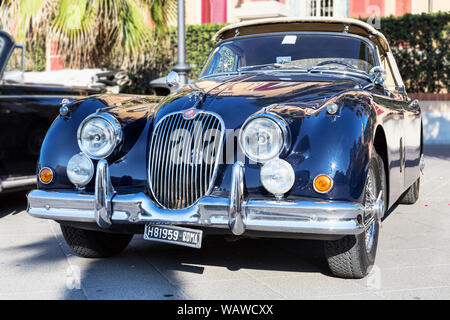 Roma,Italia - Luglio 21, 2019:In occasione di Roma capitale Rally evento, una mostra di auto d'epoca è stato impostato con una bellissima auto nera mod Foto Stock