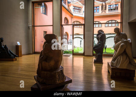 Sculture in studio dell'artista, Ivan Mestrovic Atelier, Città Alta, Zagabria, Croazia Foto Stock