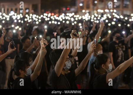 Centrale, Regione amministrativa speciale di Hong Kong Il 22 agosto, 2019. Migliaia di studenti delle scuole secondarie di tutta Hong Hong tenere un pro democrazia anti elab rally e ascoltare discorsi in luogo Endinburgh sull isola di Hong Kong Credit: Adryel Talamantes/ZUMA filo/Alamy Live News Foto Stock