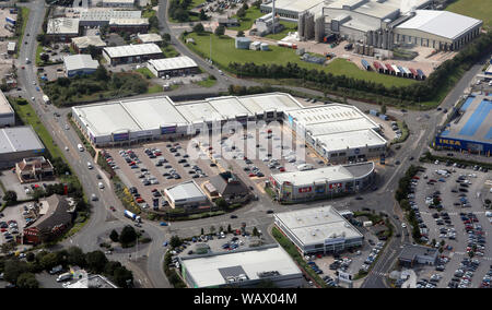 Vista aerea del West Yorkshire Retail Park, Batley West Yorkshire, Regno Unito Foto Stock