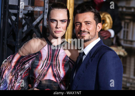 Hollywood, Stati Uniti. 21 Ago, 2019. HOLLYWOOD e LOS ANGELES, CALIFORNIA, STATI UNITI D'America - 21 agosto: attrice Cara Delevingne e attore Orlando Bloom arrivare presso il Los Angeles Premiere di Amazon "fila di Carnevale" tenutasi presso la Cinese TCL teatro IMAX, il 21 agosto 2019 a Hollywood e Los Angeles, California, Stati Uniti. (Foto di Xavier COLLIN/Image Press Agency) Credito: Image Press Agency/Alamy Live News Foto Stock