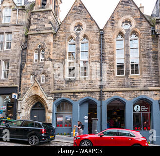 Blackfriars Street, Edimburgo, Scozia, Regno Unito, 22 agosto 2019. Edinburgh Festival Fringe: un pop up shop si apre per gli ultimi giorni della frangia di presentare il meglio della Scottish Twitter battute Foto Stock