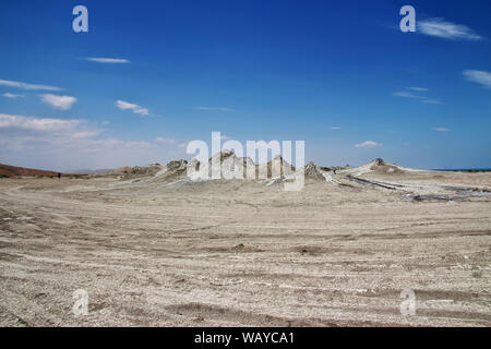 La valle con i vulcani di fango, Azerbaigian Foto Stock