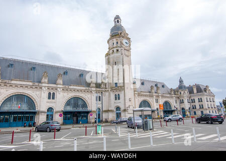 La Rochelle, Francia - 08 Maggio, 2019: Gare de La Rochelle è la principale stazione ferroviaria che serve La Rochelle, Francia Foto Stock