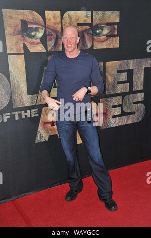 LOS ANGELES, CA. Luglio 28, 2011: Derek Mears presso il Los Angeles premiere di " luogo di il pianeta delle scimmie" a Grauman's Chinese Theater di Hollywood. © 2011 Paul Smith / Featureflash Foto Stock