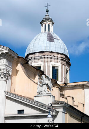 La torre della chiesa di San Rocco in Roma, 2019. Foto Stock