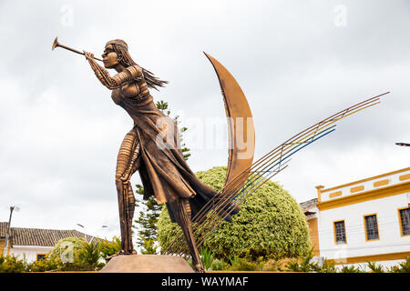 TURMEQUE, COLOMBIA agosto, 2019: monumento in onore degli indigeni Muisca presso la piazza centrale della città Turmeque in Colombia Foto Stock