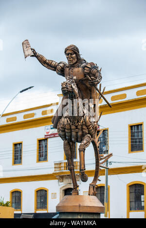 TURMEQUE, COLOMBIA agosto, 2019: monumento in onore degli indigeni Muisca presso la piazza centrale della città Turmeque in Colombia Foto Stock