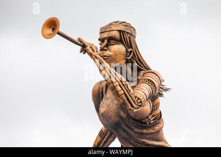 TURMEQUE, COLOMBIA agosto, 2019: monumento in onore degli indigeni Muisca presso la piazza centrale della città Turmeque in Colombia Foto Stock