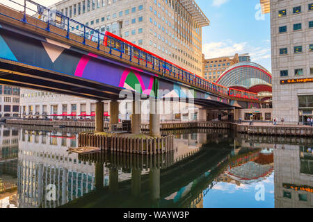 London, Regno Unito - 21 Maggio 2018: anary Wharf è una proprietà commerciale, è uno dei principali centri finanziari del Regno Unito, insieme con la città di Lo Foto Stock