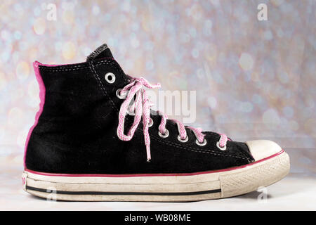 converse rosa con negro